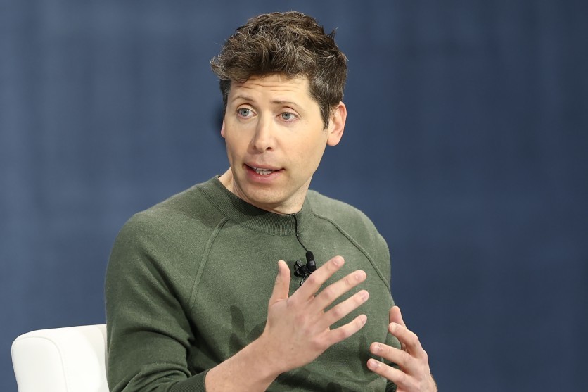 Sam Altman: Meta a încercat să atragă angajaţi ai OpenAI cu prime de 100 de milioane de dolari