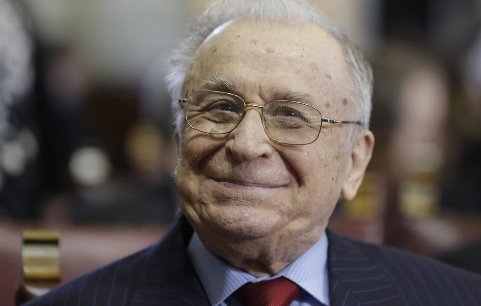 Spitalul „Agrippa Ionescu”: Starea lui Ion Iliescu se îmbunătăţeşte uşor, este stabil din punct de vedere cardiac şi respirator
