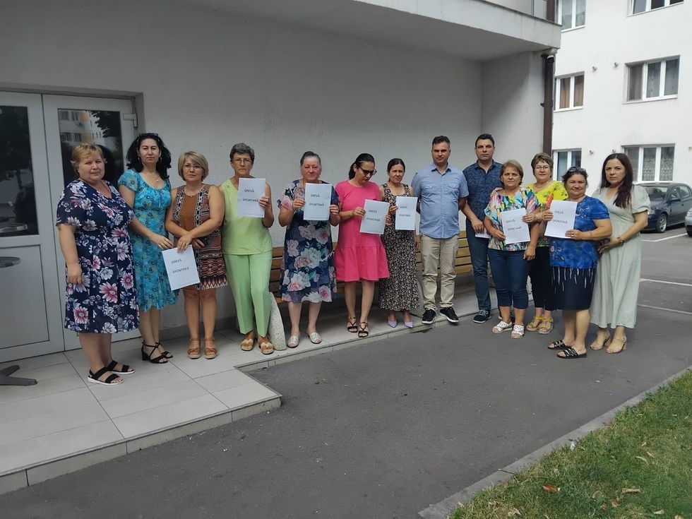 Continuă protestele la ANAF, în contextul măsurilor de austeritate