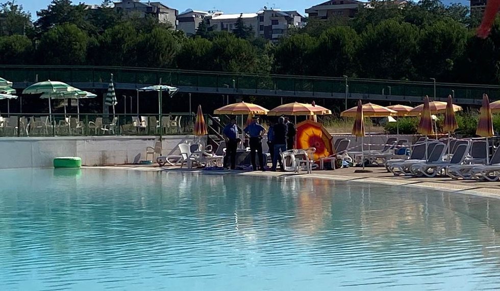 VIDEO. O fetiţă româncă de doar 8 ani s-a înecat într-o piscină, în Italia. Ce spun martorii