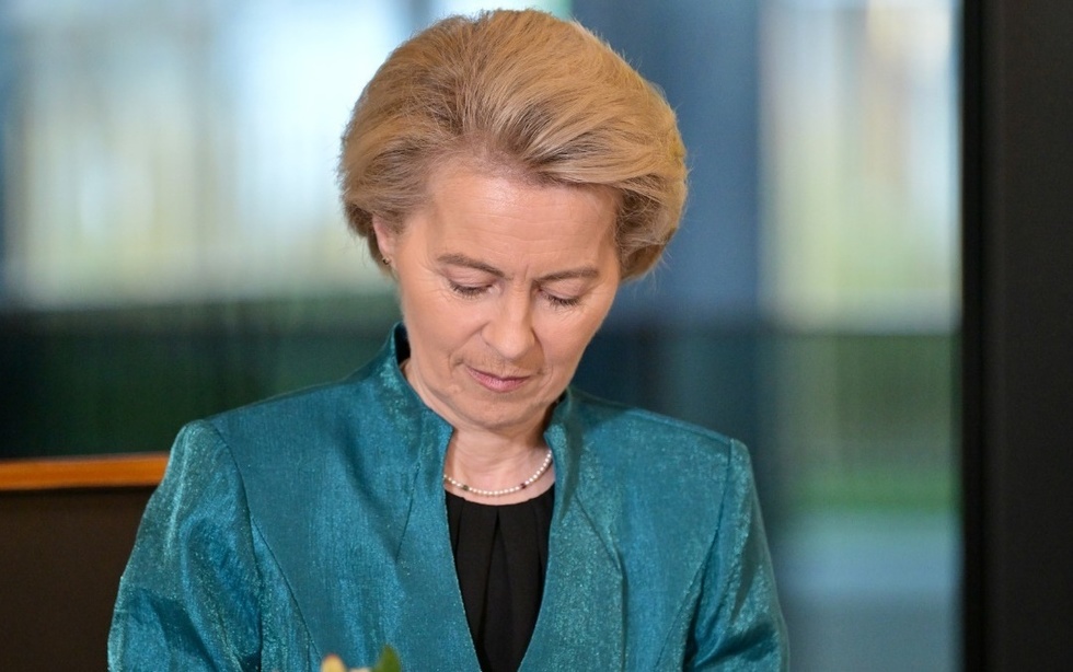 Eurodeputaţii au respins moţiunea de cenzură împotriva Ursulei von der Leyen, iniţiată de europarlamentarul AUR Gheorghe Piperea
