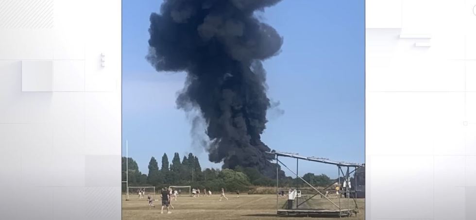 VIDEO. Incident misterios lângă Londra. Un avion de mici dimensiuni s-a prăbuşit pe aroportul Southend
