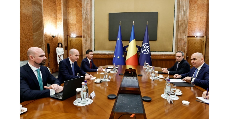 Premierul s-a întâlnit cu reprezentanţii Standard & Poor's. Măsurile aflate în pregătire la Guvern, pe agenda discuţiilor