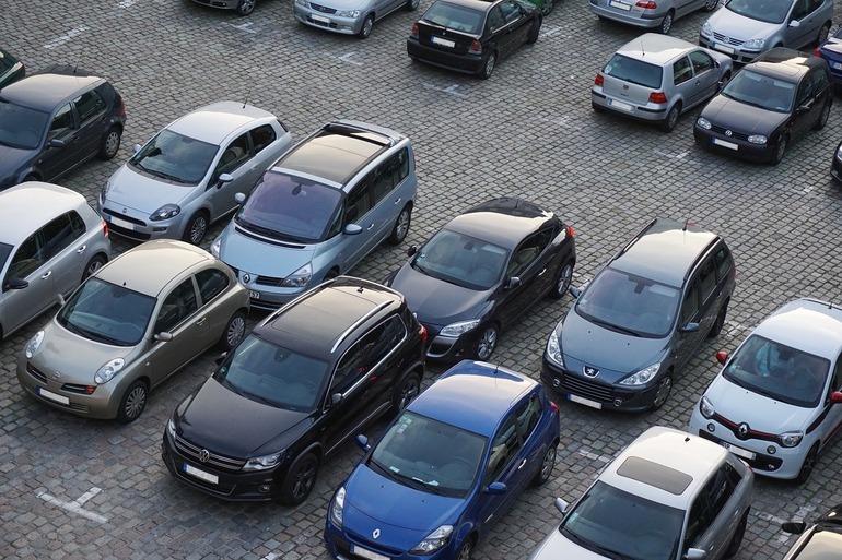 Profit.ro: Cauzele ascunse ale creşterii neaşteptate a pieţei auto din România. Suspendarea Rabla a dat peste cap vânzările