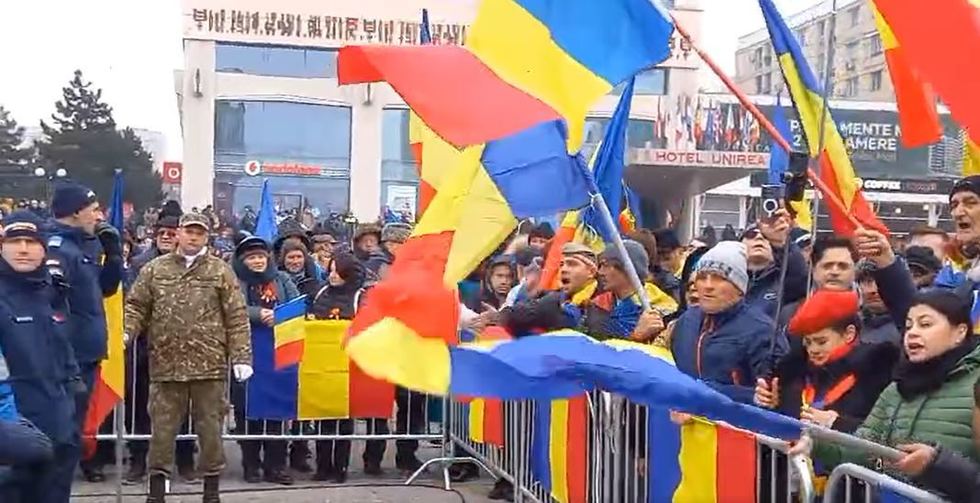 Grevă generală de amploare în România. Sindicatele strâng semnături