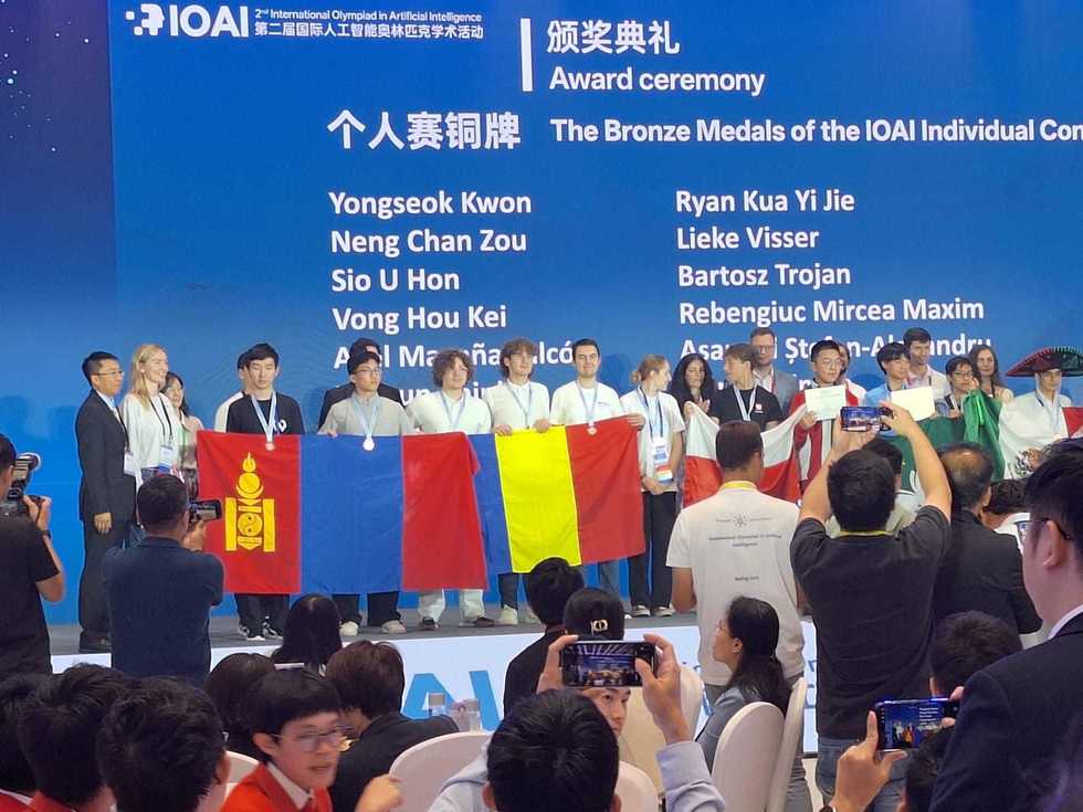 Opt medalii pentru România la Olimpiada Internaţională de Inteligenţă Artificială 2025