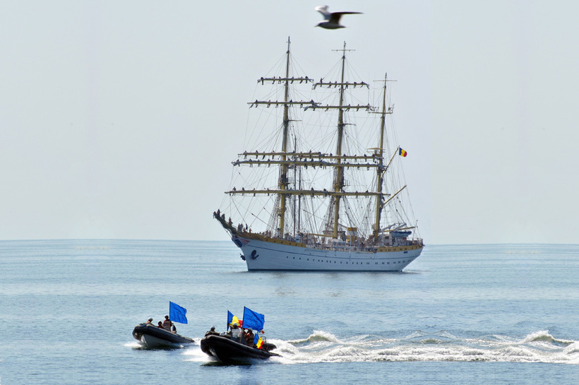 Peste 3.500 de militari, la Ziua Marinei Române, sărbătorită la Constanţa, pe faleză şi pe scena maritimă