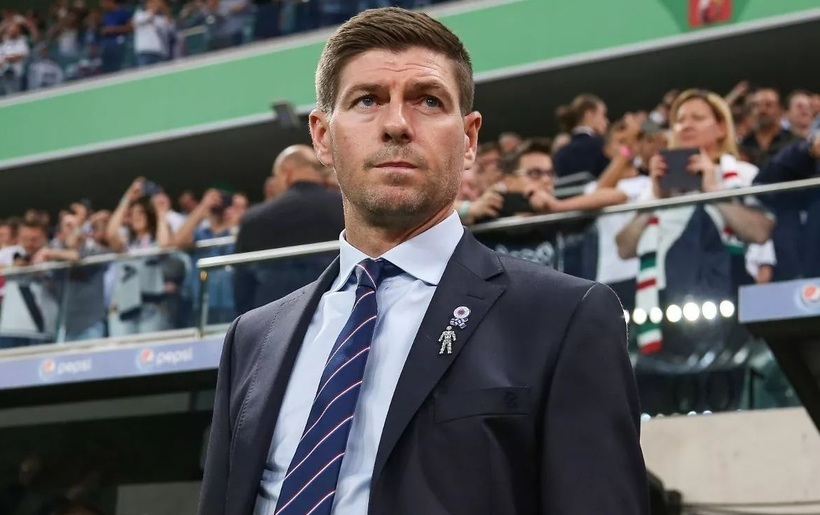 ”Rămâneam singur prin Londra sau România”. Ce a spus Steven Gerrard despre Generaţia de Aur