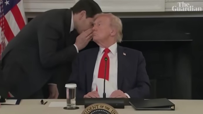 VIDEO. Marco Rubio l-a întrerupt pe Trump dintr-o întâlnire pentru a-i da un bileţel: Trebuie să aprobaţi postarea pe Truth Social, ca să puteţi anunţa primul