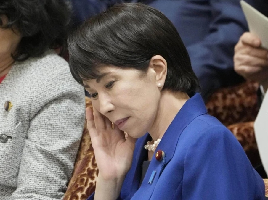 Sanae Takaichi, premierul Japoniei, stârneşte controverse după ce a spus că doarme doar două ore pe noapte. Criticii o acuză că promovează supramunca