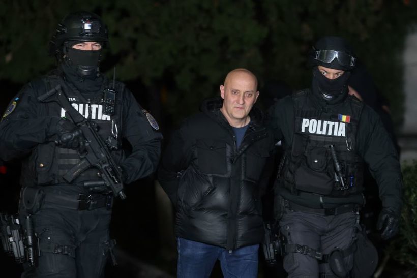 Mercenarul Potra şi fiul lui sunt aduşi în ţară din Dubai 