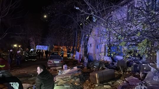 Explozie la o butelie în Buftea: o persoană în stare critică, mai mulţi răniţi, risc de prăbuşire la imobil şi celulă de criză activată la Ministerul Sănătăţii