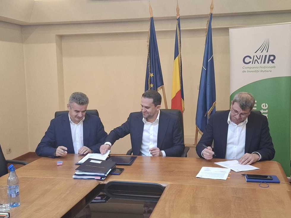 Autostrada A8 se întinde cu încă 47 km. Contracte de aproape 6 miliarde lei semnate pentru secţiunea montană