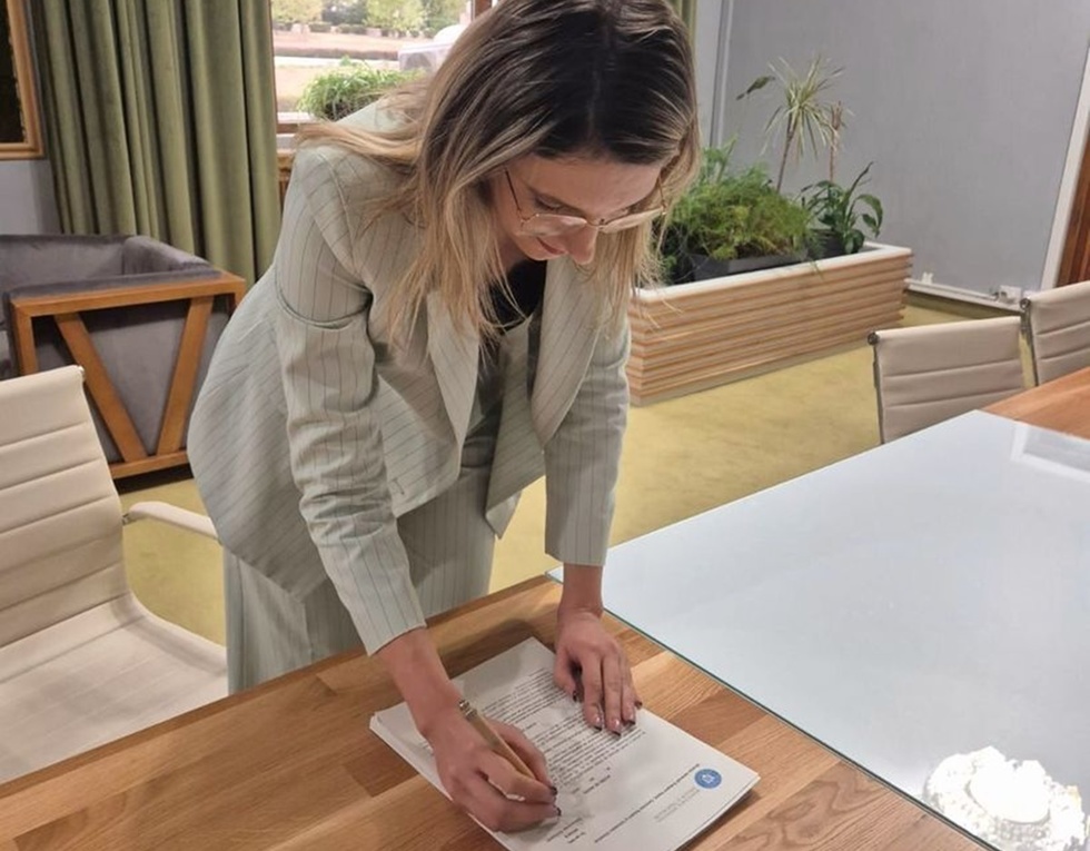 Senatul aprobă moţiunea împotriva Dianei Buzoianu. PSD votează alături de opoziţie