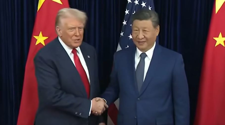 The Guardian: Trump face China măreaţă din nou