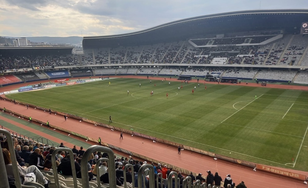 Nocturnă full LED pe Cluj Arena