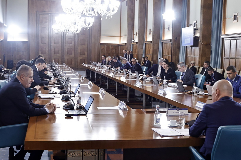 Guvernul a analizat evoluţia reformelor din PNRR: Până în prezent, România a absorbit 50,08% din PNRR