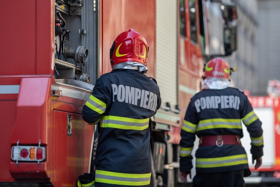 Peste 1.500 de intervenţii ale pompierilor în prima zi de Paşte