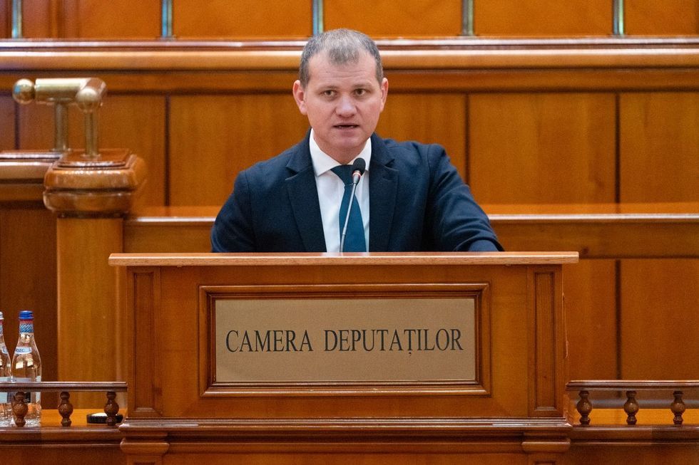 AUR dă vina pe USR pentru posibile scumpiri. ”Jalonul 4 din PNRR devine pretext pentru scumpiri în lanţ la energie şi utilităţi”