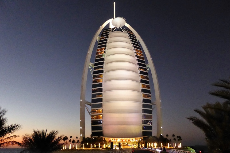 Burj Al Arab se închide temporar. De ce îşi opreşte activitatea hotelul de 7 stele din Dubai