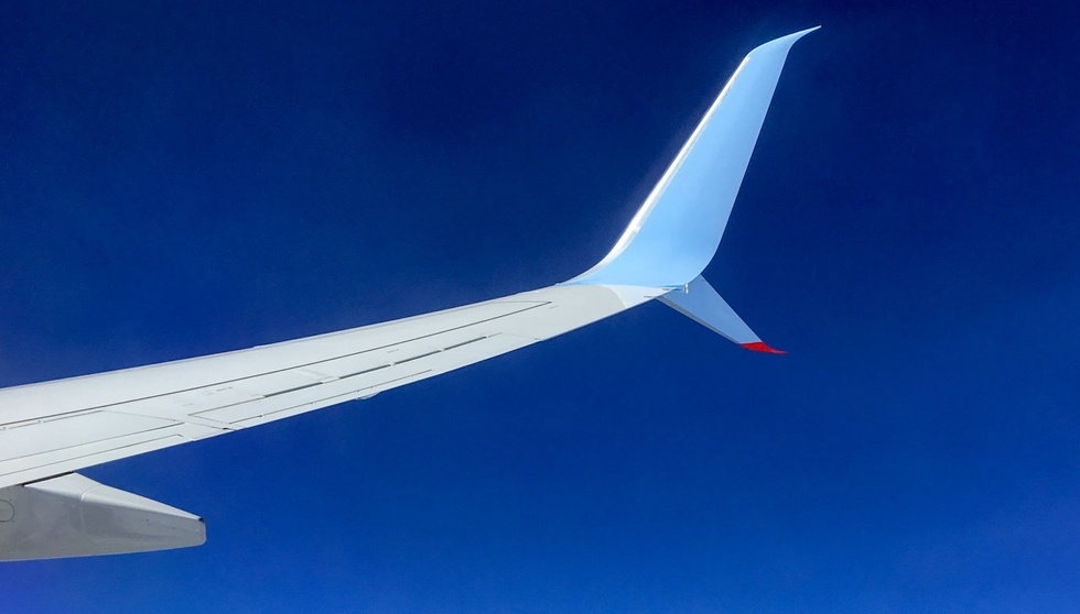 Uniunea Europeană elaborează un plan privind combustibilul pentru avioane
