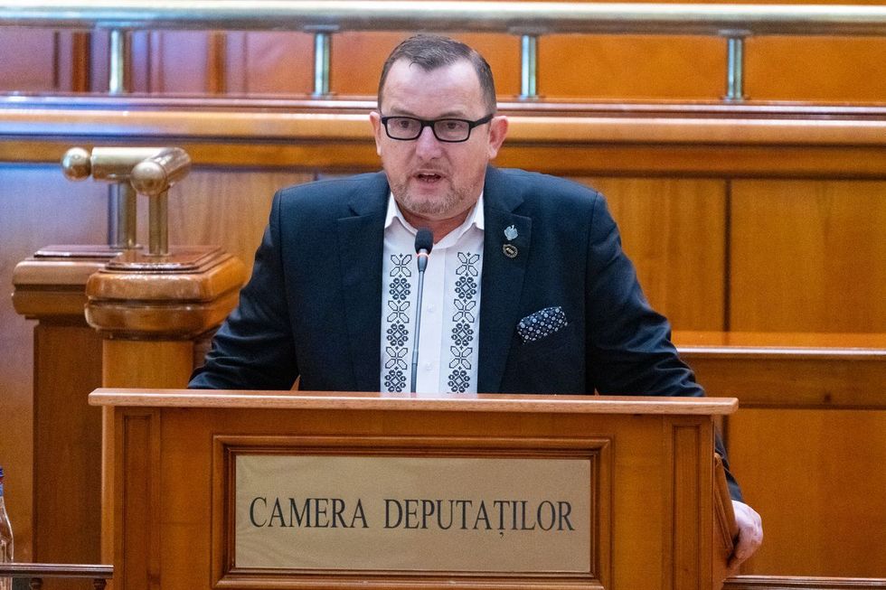 Deputat AUR sare la gâtul ministrului Agriculturii: „INS arată cu date că preţurile au crescut, doar ministrul Barbu vede scăderi ale preţurilor cu 33%”