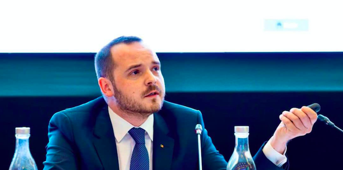 Ministrul Sănătăţii şi Ministrul de Finanţe negociază cu reprezentanţii Pfizer în SUA