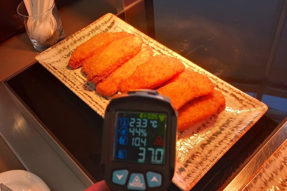 Probleme grave descoperite pe Aeroportul Otopeni. ANPC a dat amenzi de 50.000 lei şi a retras 22 kg de produse