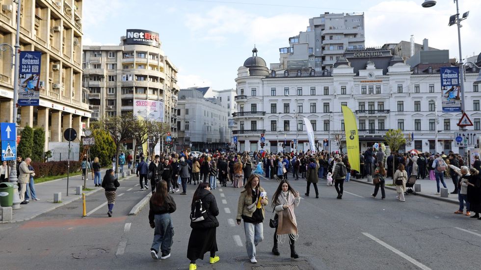 Programul „Străzi deschise” se reia weekend-ul acesta. Calea Victoriei şi strada Ion Brezoianu vor fi pietonale