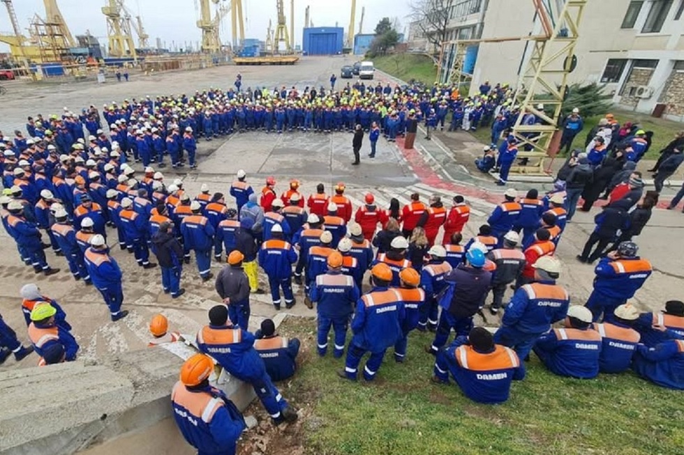 Şantierul naval Damen Mangalia intră oficial în faliment. Angajaţii ies în stradă şi cer ajutor