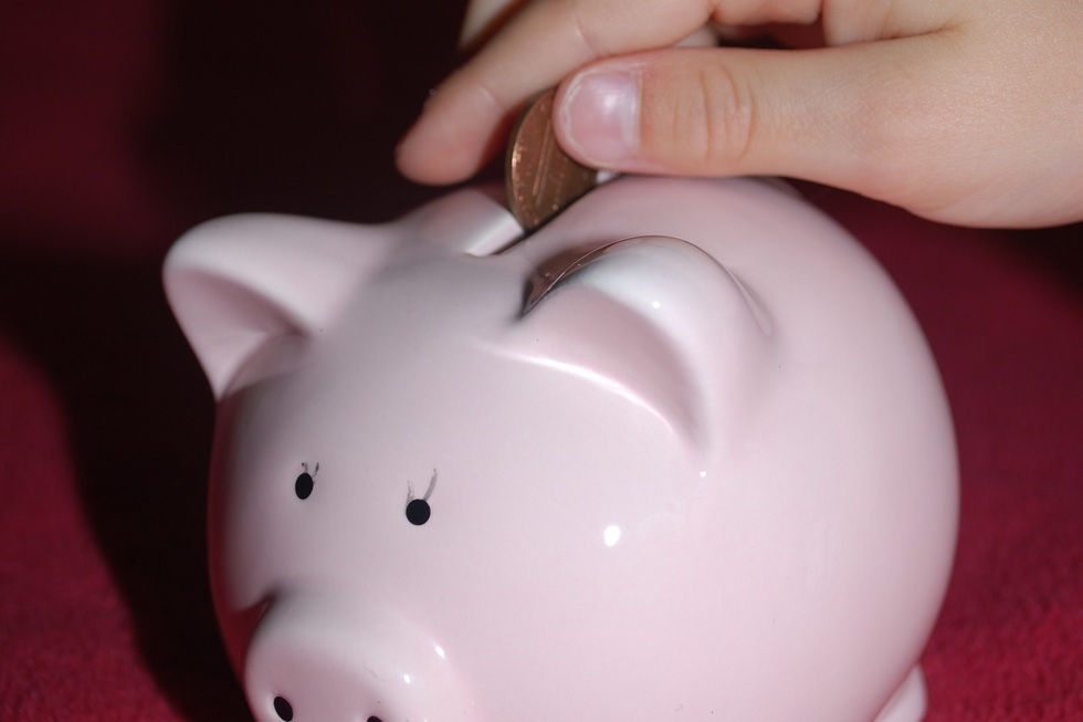 Lovitură pentru elevi: alocaţia fixă ar putea scădea la 100 de lei. Cine sunt elevii care ar putea încasa 350 de lei