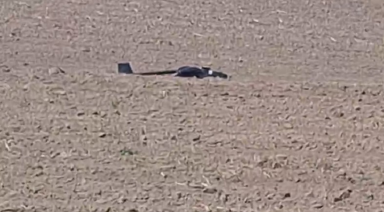 UPDATE - Dronă căzută în judeţul Suceava, la 20 km de graniţa cu Ucraina: nu conţine încărcătură explozibilă