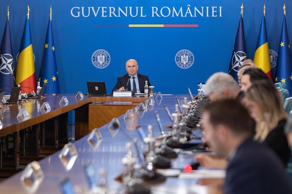 Moţiunea de cenzură loveşte din nou în fruntea Guvernului. Ilie Bolojan ar putea deveni al şaptelea premier demis după 1989