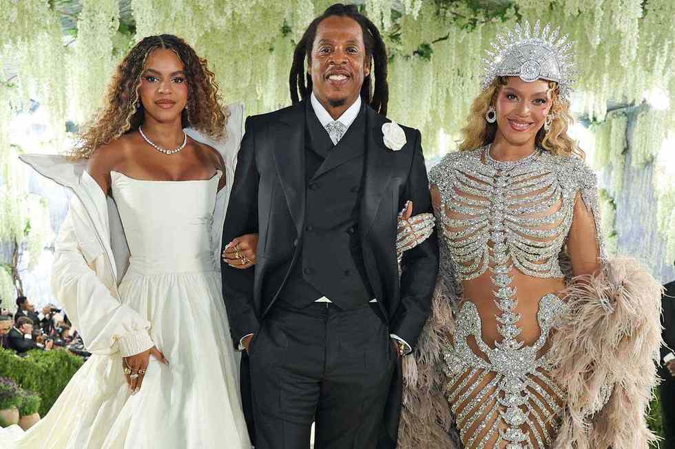 Cele mai spectaculoase apariţii de la MET Gala 2026. Ţinutele care au atras toate privirile