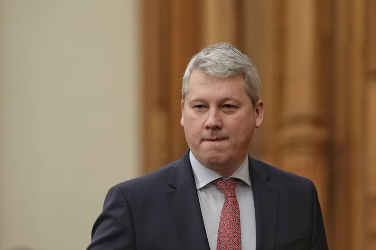 Cătălin Predoiu spune că nu i s-a propus funcţia de premier: „Ceea ce ne preocupă este dacă abandonăm sau nu responsabilitatea guvernării”