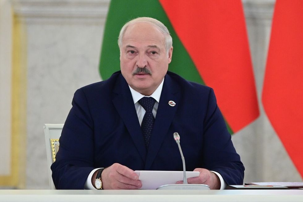 Belarus îşi intensifică pregătirile militare şi mobilizează unităţi pentru antrenamente de luptă. „Ne pregătim cu toţii pentru război”
