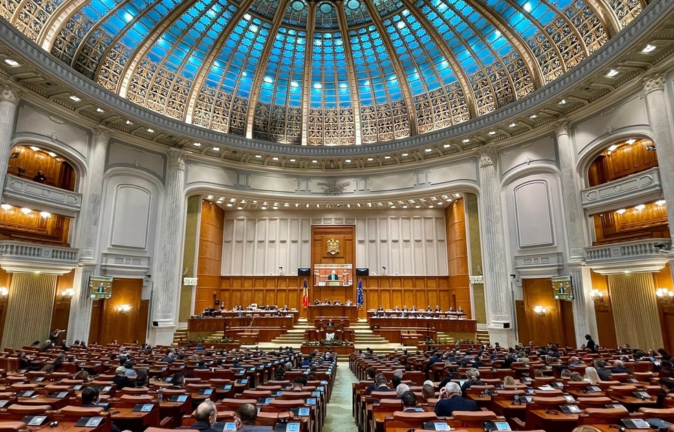 Legea privind companiile de stat a fost adoptată în Parlament. USR acuză PSD, AUR şi SOS că blochează privatizările şi investiţiile