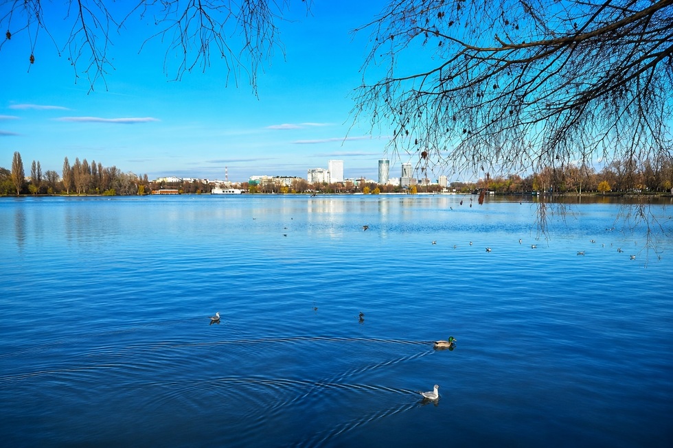 Lacul Herăstrău va fi golit pentru lucrări ample de consolidare. Autorităţile spun că malurile riscă să se prăbuşească