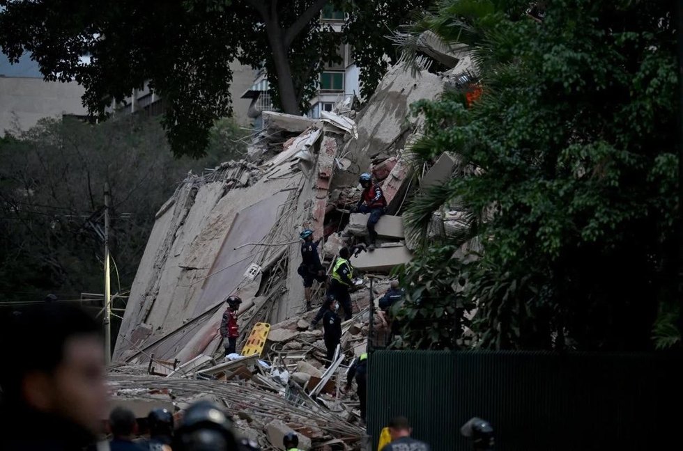 Venezuela, zguduită de două seisme puternice într-un interval de câteva secunde. Estimările indică un posibil bilanţ catastrofal
