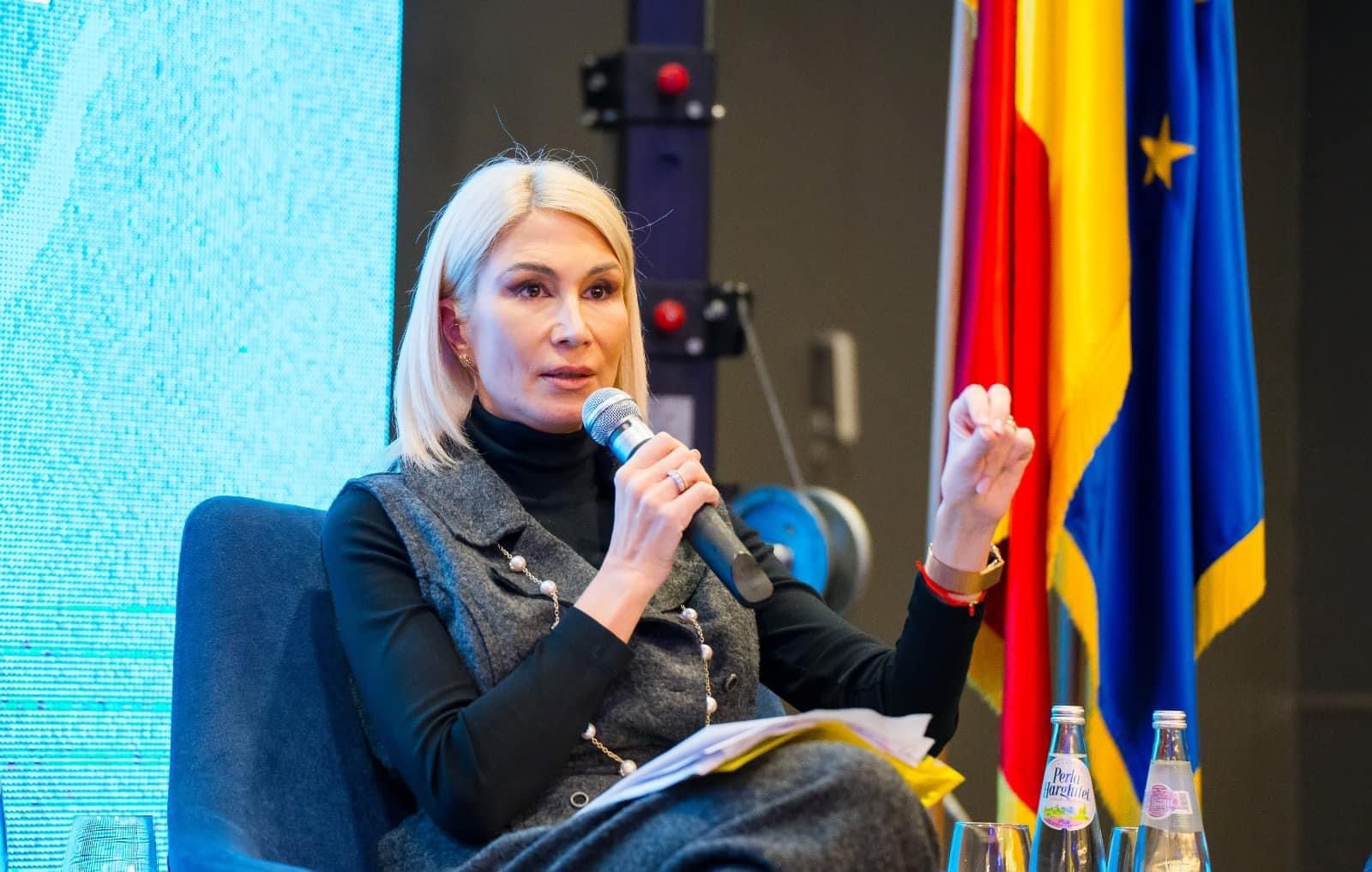 Raluca Turcan îl desfiinţează pe Sorin Grindeanu în scandalul legii salarizării: „De ce ar avea respect pentru angajaţii din sistemul public, când nu a avut respect nici măcar pentru propriii colegi de partid”