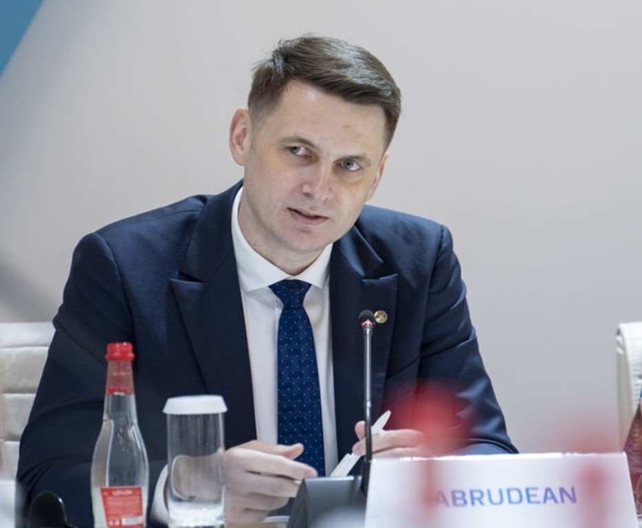 Mircea Abrudean, apel la Senat pentru adoptarea jaloanelor restante din PNRR: „Dacă ratăm aceste jaloane, nota de plată nu o vor plăti partidele, ci cetăţenii”