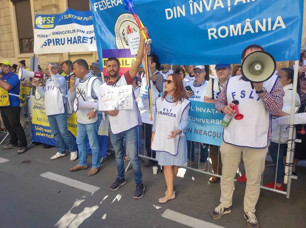 Sindicatele din educaţie resping propunerea de salarizare prezentată la Cotroceni: „Nu schimbă problema de fond a proiectului”