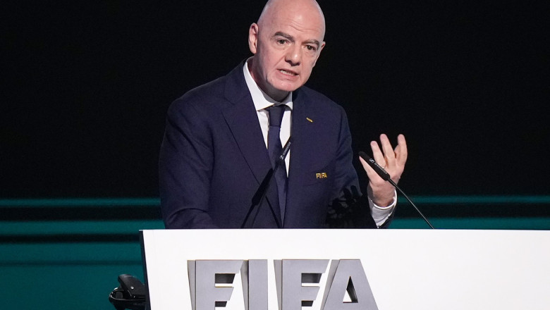 FIFA plăteşte aproape 2,7 milioane de euro pentru îmbunătăţirea imaginii lui Gianni Infantino