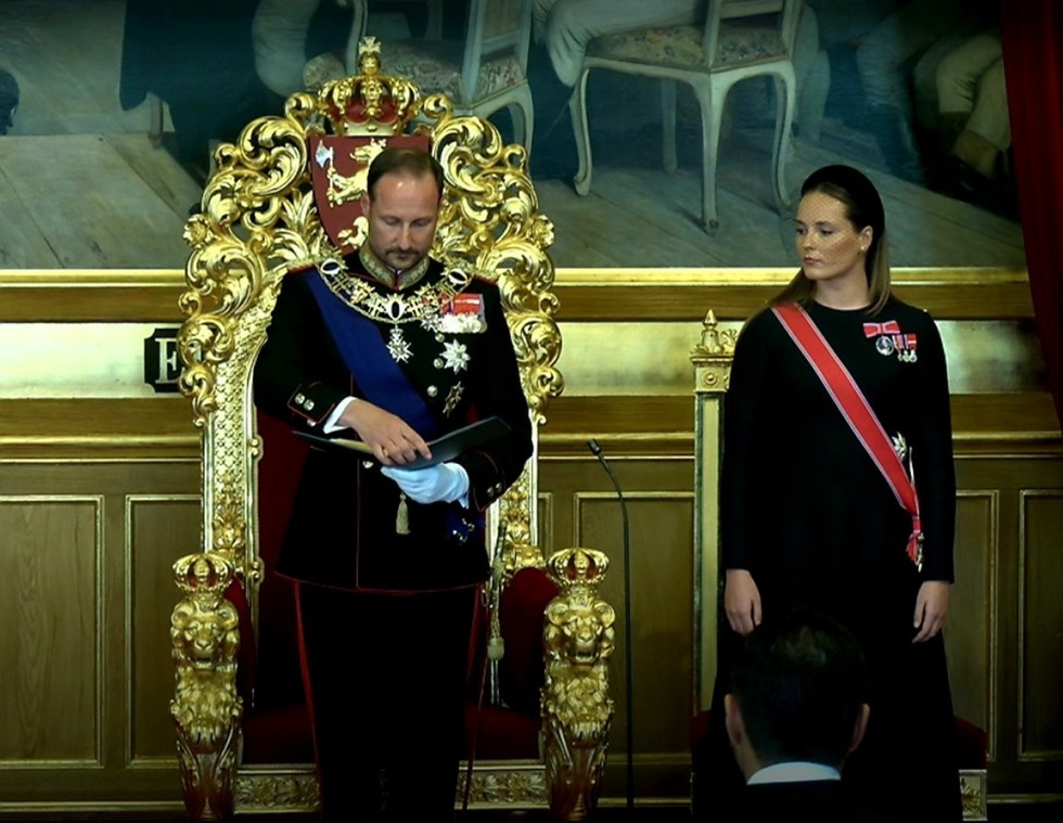 Noul rege al Norvegiei, Haakon al VIII-lea, a depus jurământul de credinţă. Schimbare istorică după moartea regelui Harald