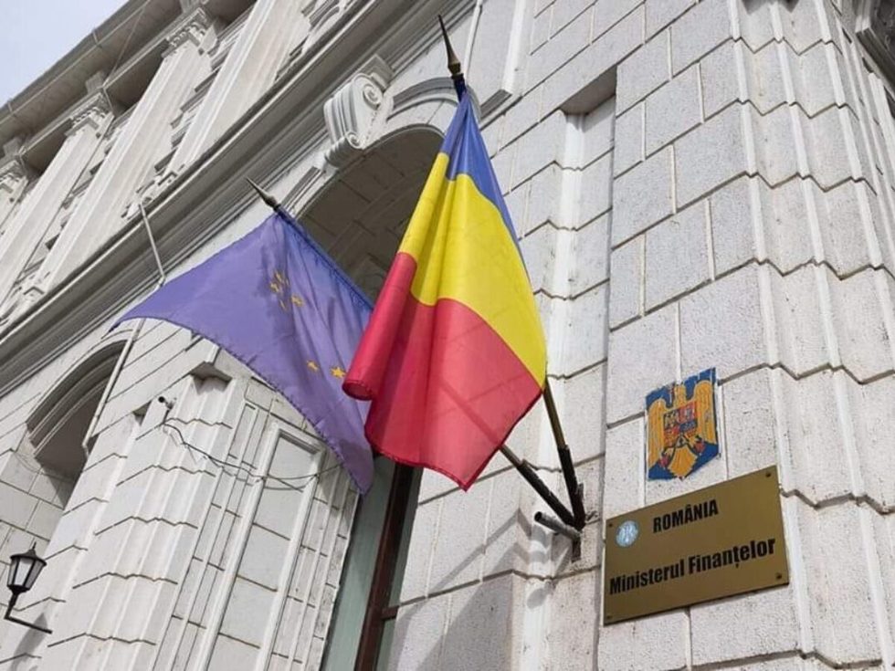 Ministerul Finanţelor împrumută aproape 1,4 miliarde de lei într-o singură zi. Statul vrea să atragă 7,2 miliarde de lei în septembrie