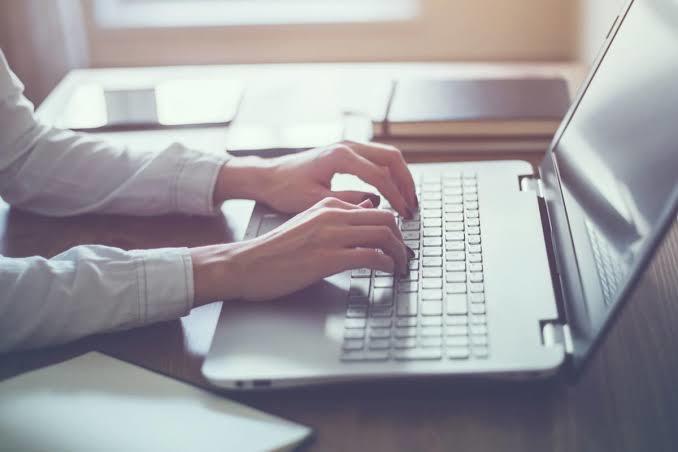 România, ultima în UE la verificarea informaţiilor găsite pe internet. Doar 18,2% dintre români încearcă să afle dacă informaţiile online sunt corecte