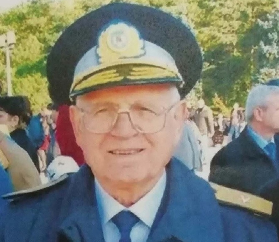 A fost cercetaş pe front, prizonier într-un lagăr german şi general al României. Marin Lungu, „Caporal la 9 ani”, este condus pe ultimul drum