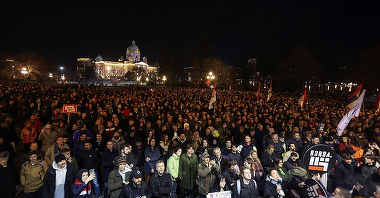 Noi manifestaţii la Belgrad. Protestatarii denunţă fraude în alegerile legislative şi cer eliberarea celor arestaţi în weekend