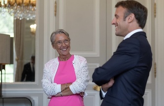 Şefa guvernului francez, Elisabeth Borne, a demisionat