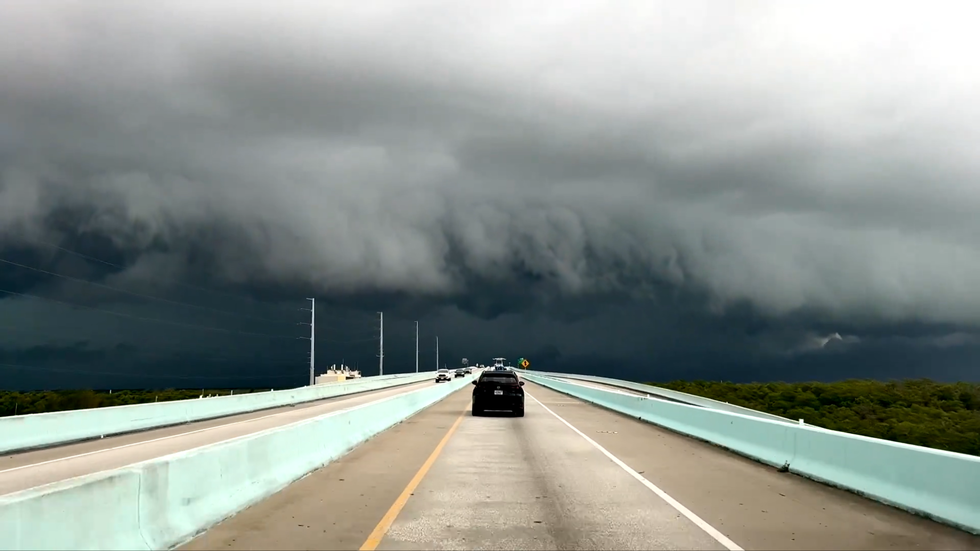 VIDEO - Uraganul Debby loveşte puternic Florida. Imaginile dezastrului, filmate de locuitori